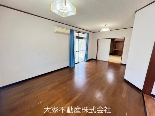 諫早市栄田町一戸建 リビング