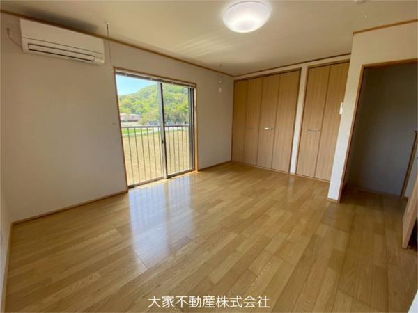 ハイツ飯盛（102） リビング