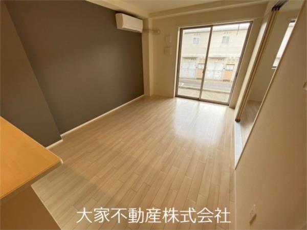ルネス中里（101） リビング