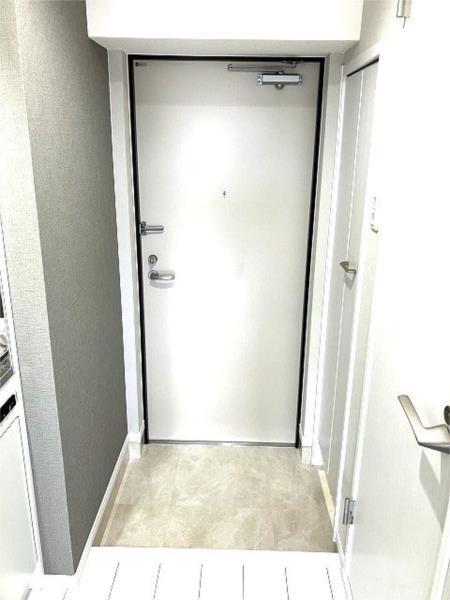 MODERN PALAZZO 東本町（802） 玄関