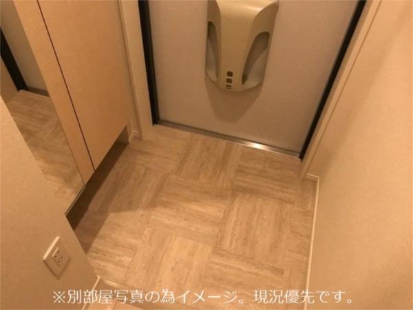 ラ・ティール（203） 玄関