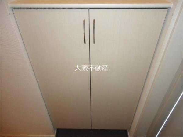 ラピュタ（101） 玄関