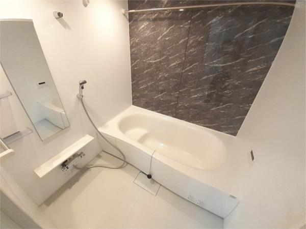 プロムナードメゾン参番館　Ｅ（103） バス／シャワー