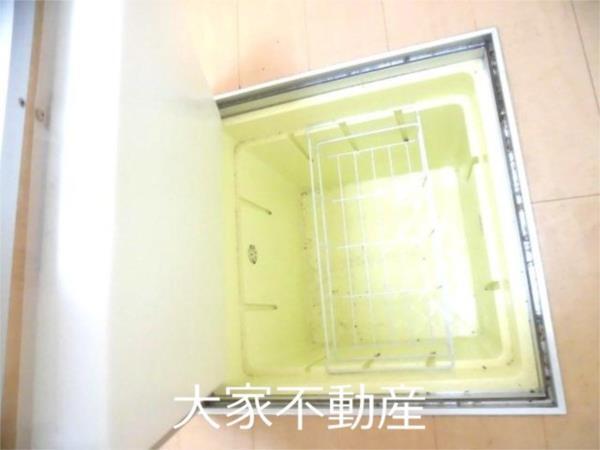 ロイヤルガーデン貝津　Ａ棟（103） 収納