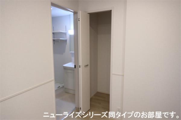 パラディ　久山参番館（102） 収納