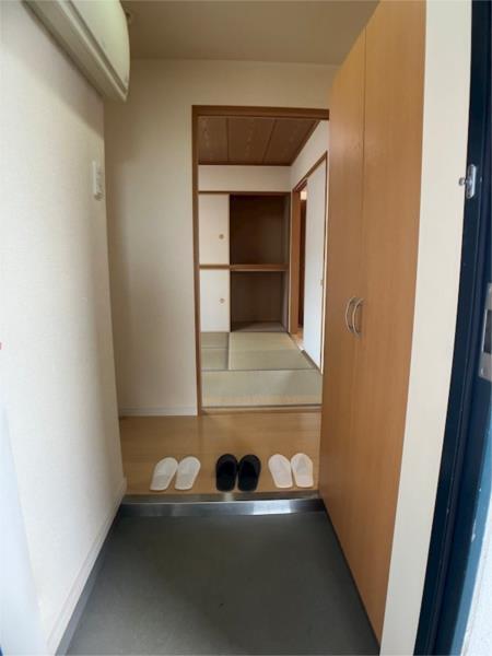 フロンティア貝津（501） 玄関