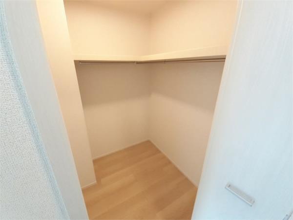 ファミーユ　エスパス　久山　II（104） 収納