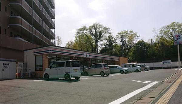 ｾﾌﾞﾝｲﾚﾌﾞﾝ 諫早八天町店：341m