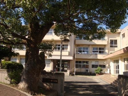 諫早市立喜々津小学校：525m