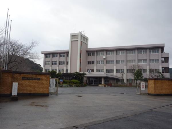 長崎県立諫早東高校：1475m