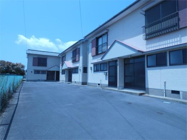 尾首アパート（3） 駐車場