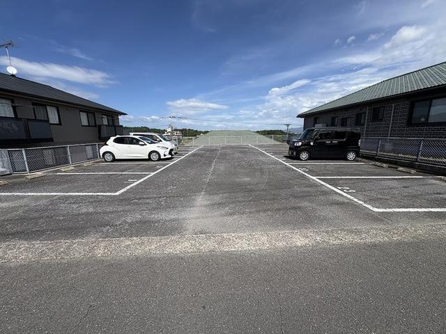 サンライズヒル福田D棟（101） 駐車場