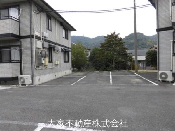 セジュールマインA棟（201） 駐車場
