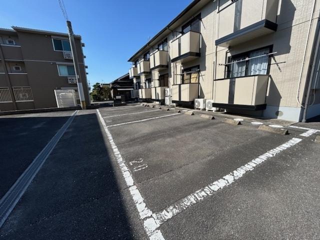 ミレニアムスクウェア　A棟（201） 駐車場