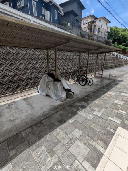 リッチアイリス（101） 駐車場