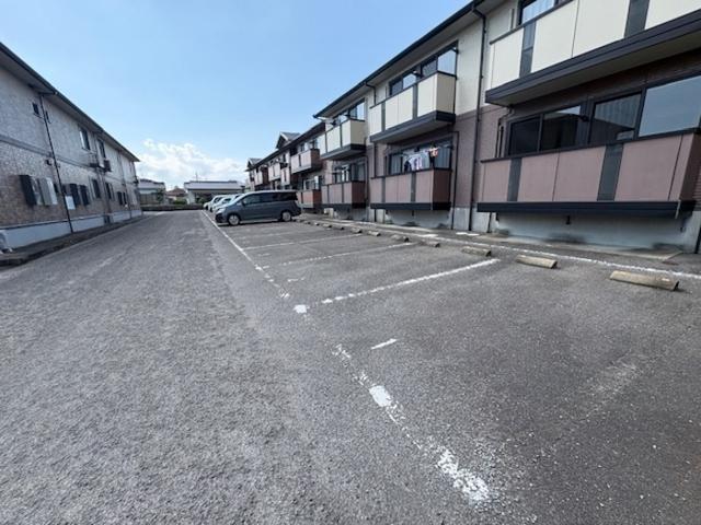 オリエンタルＭ（202） 駐車場