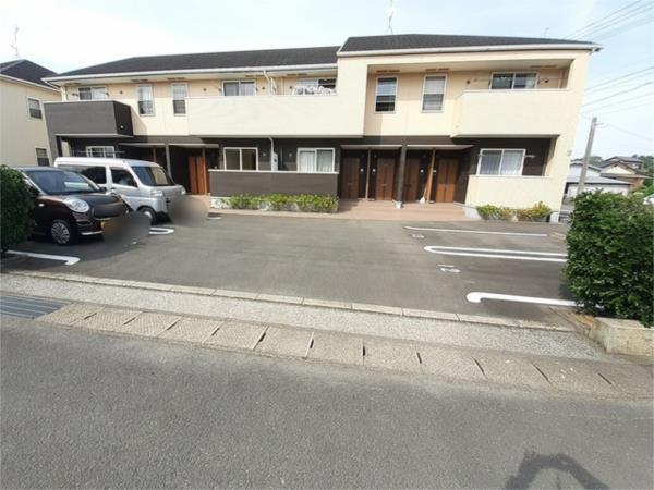 アースリーヒルＢ（102） 駐車場