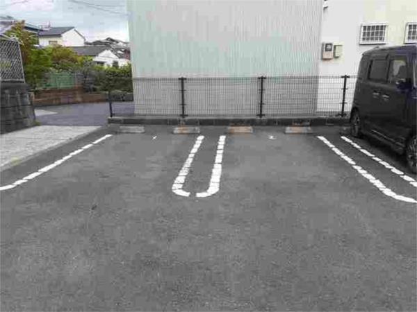 カンフォタブル（202） 駐車場
