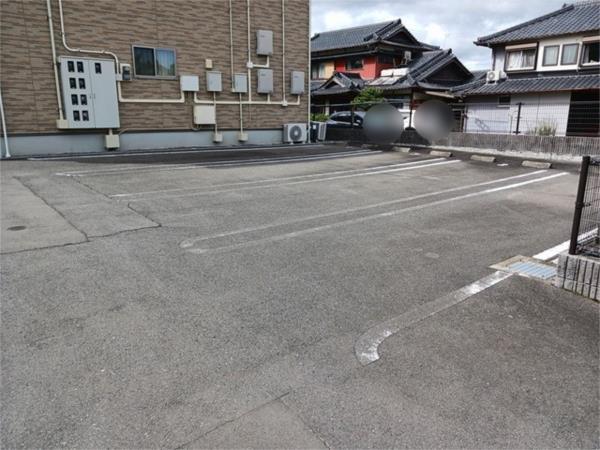 ベルローズ（104） 駐車場