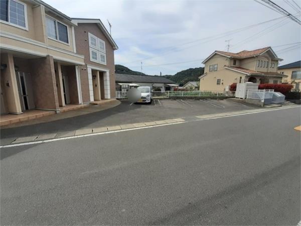 ＭＥＲＲＹＳ　ＹＯ（201） 駐車場