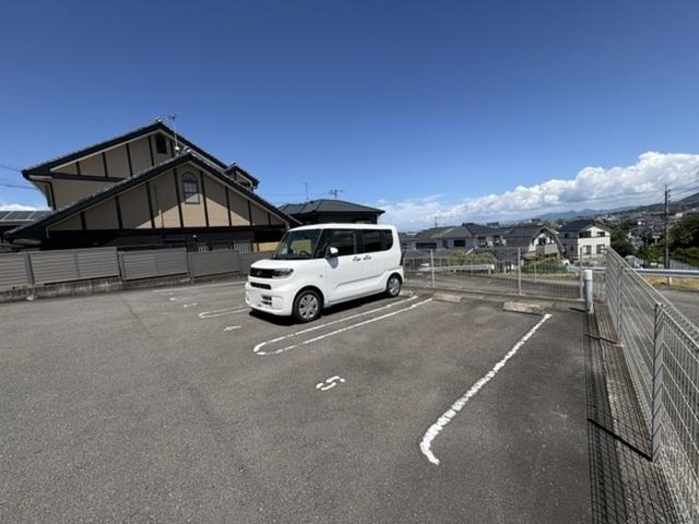 Ｒ ・フィールド（201） 駐車場