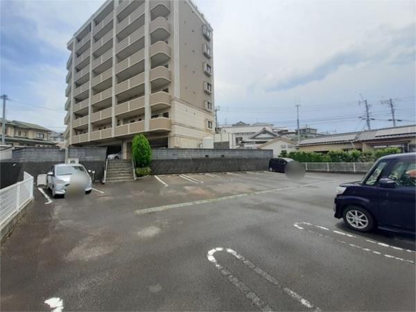 ステートリーマンション鷲崎（403） 駐車場