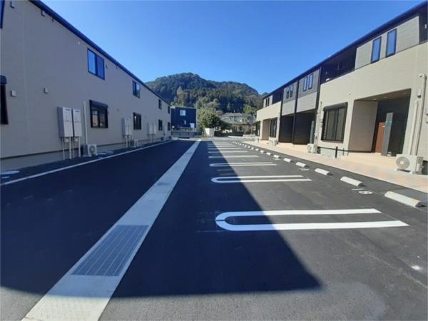リバープレイン木床I（102） 駐車場