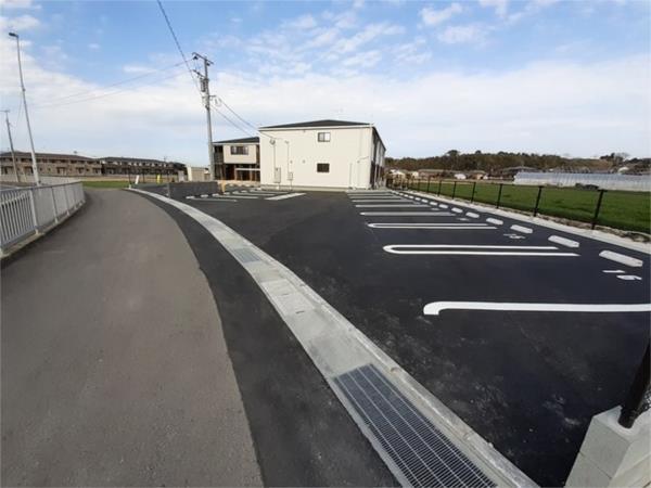 ヒルズ１．愛シティＢ（103） 駐車場