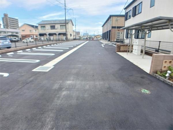プルミエール（104） 駐車場