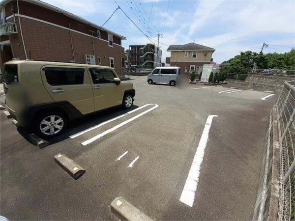 アイヒルズ　ネクストＢ（103） 駐車場
