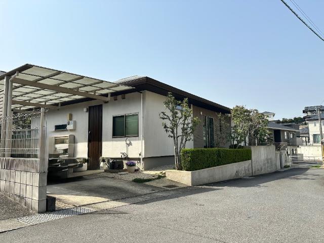 駐車場側