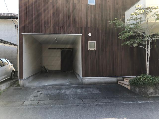 小船越町中庭のあるお家 駐車場