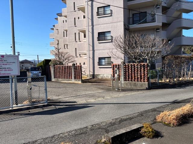 馬渡町　売マンション 駐車場