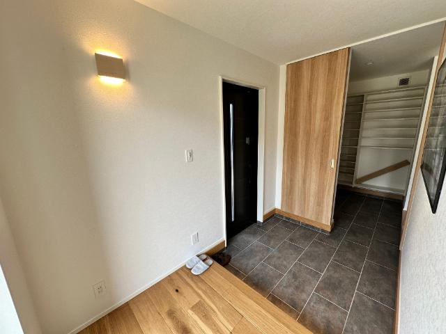 破籠井町平屋売家 玄関