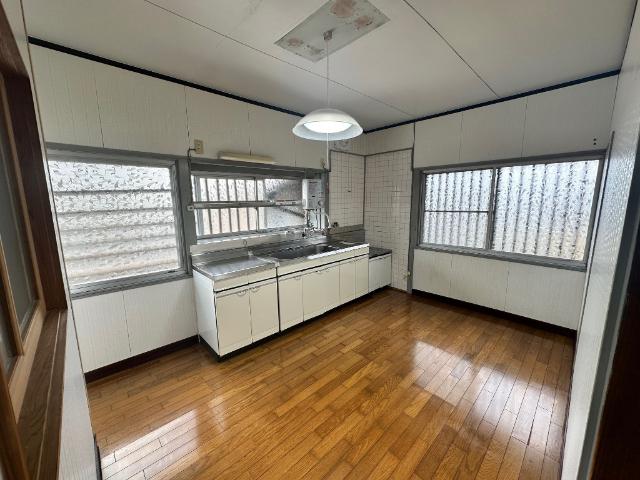 平山町 売家 キッチン