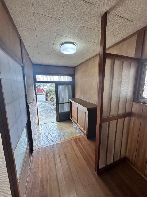 平山町 売家 玄関
