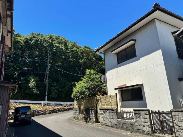 小船越町 売家（店舗併用） 前面道路含む現地写真