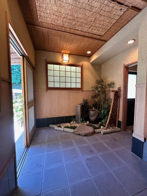 小船越町 店舗併用住宅 玄関