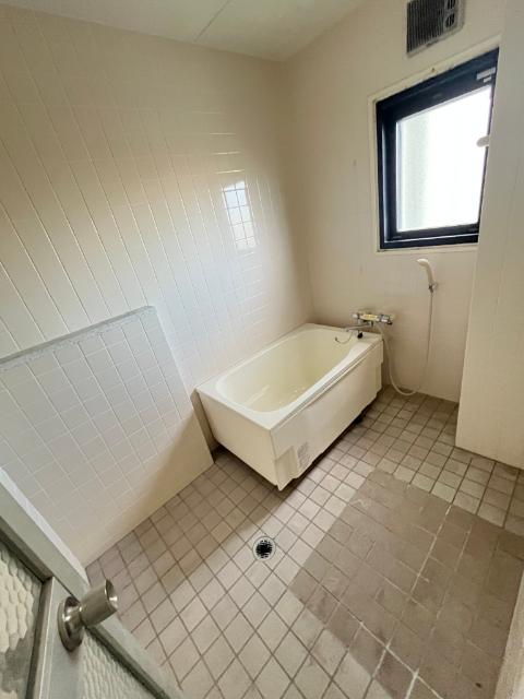 森山町本村売事務所兼住居 バス／シャワー