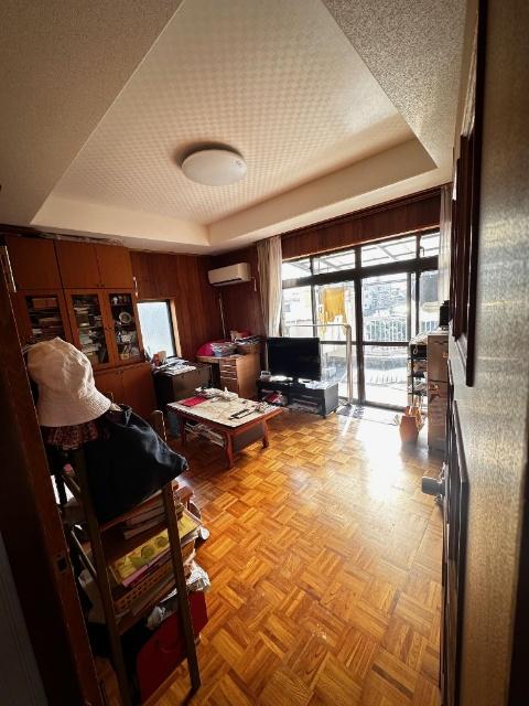 天満町　売家 リビング
