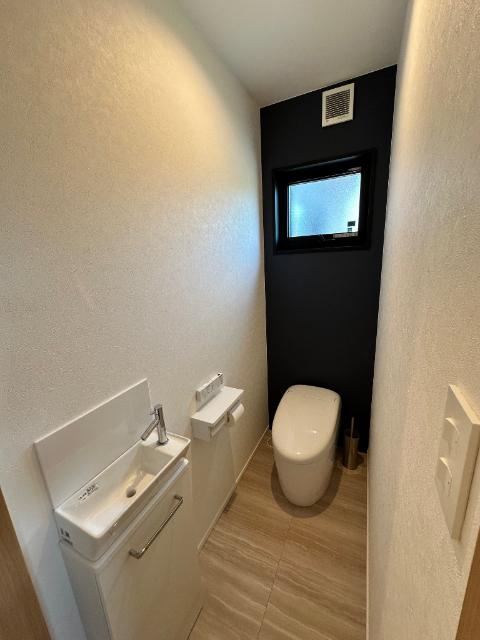 破籠井町平屋売家 トイレ