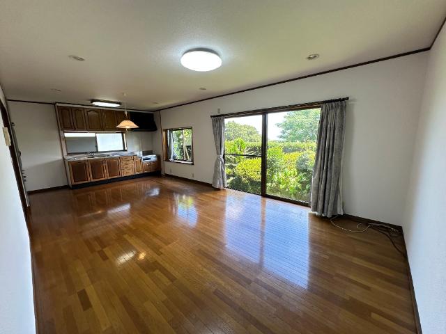 高来町　売家 リビング