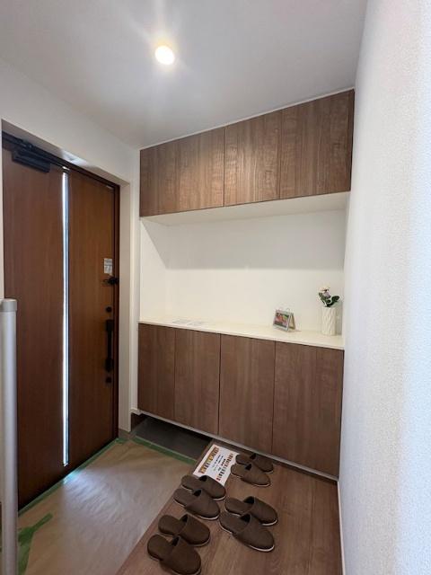 大村市沖田町　分譲住宅　2号棟 玄関