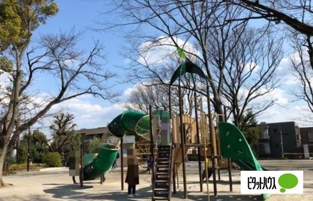 衾町公園：311m