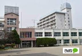 大田区立田園調布中学校：740m