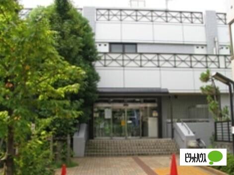 目黒区立緑が丘図書館：650m