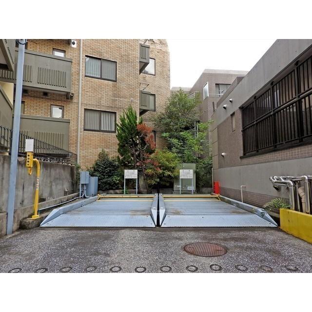 ヒルクレスト代官山（0102） 駐車場