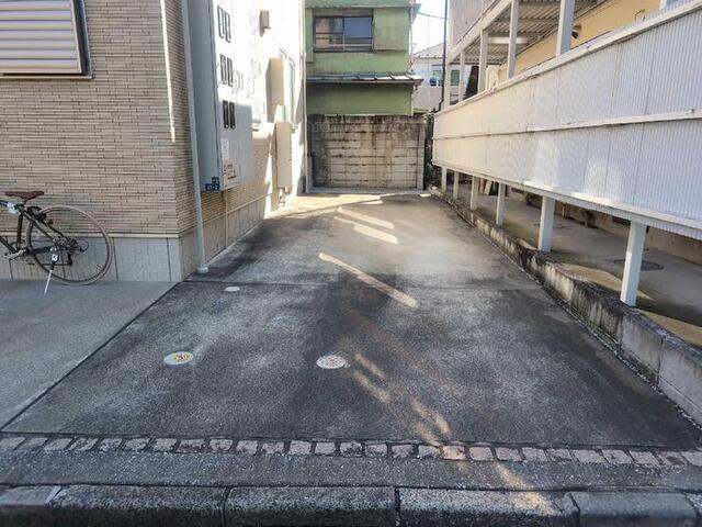 久が原　アン ドゥ トロワ（102） 駐車場