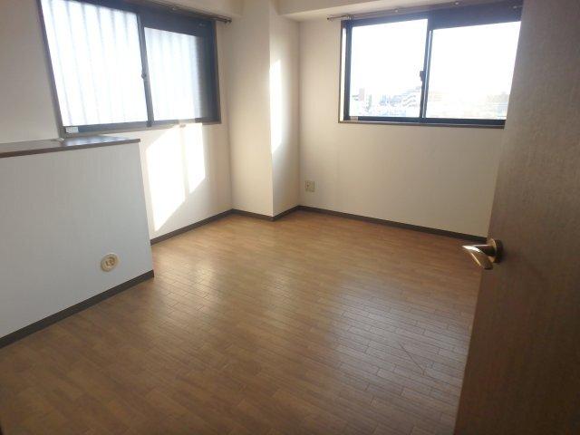 クリスタル 部屋画像