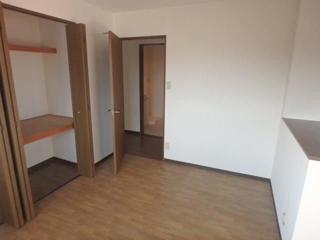 クリスタル 部屋画像
